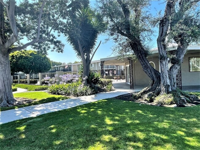 Photo - COSTA MESA 4BR/3BA TOWNHOME READY FOR MID-JULY OCCUPANCY