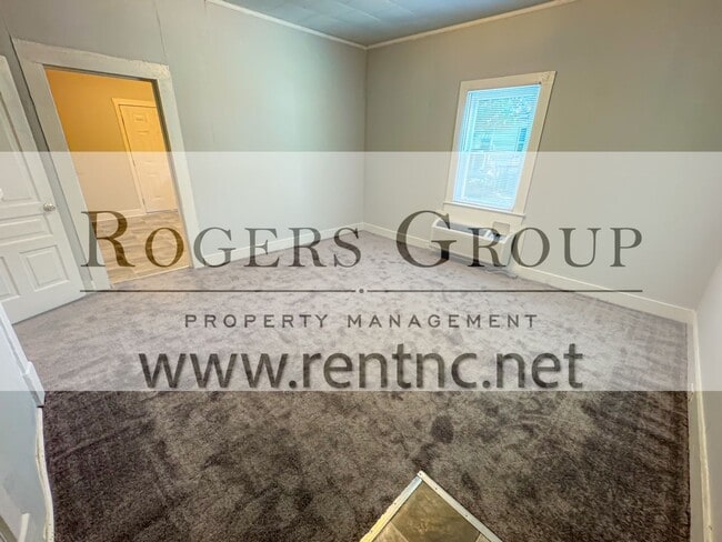 Photo - 865 Lamb St