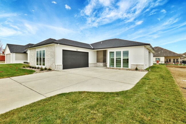 Photo - 832 N Speyside Cir