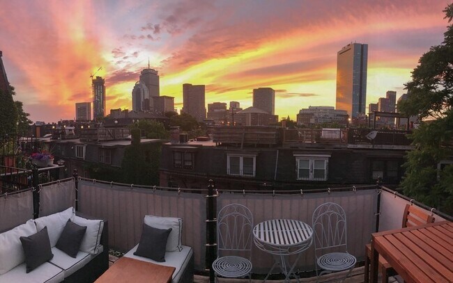 Building Photo - 587 Tremont St Unit 4