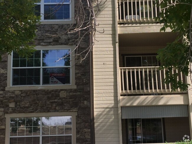Building Photo - Two Bedroom/2 Bath DTC Condo for Rent-Ligh... Unit E