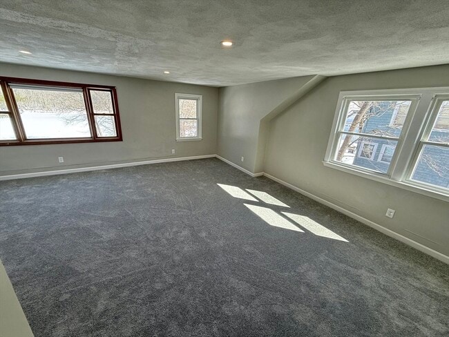 Photo - 252 Mechanic St