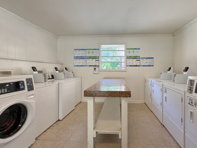 Building Photo - Kenilworth Ridge... A Hidden Jewel!