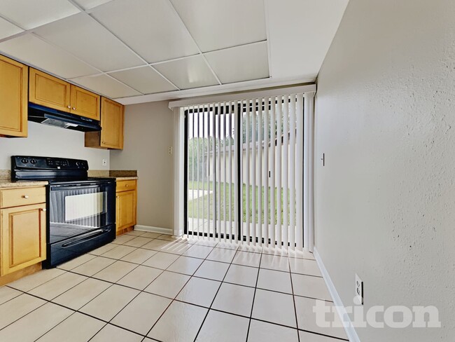 5008 Dollarway Ct