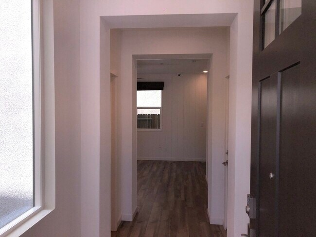 Photo - 5007 Wuthering Ave