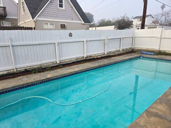 Photo - 229 Philippine St