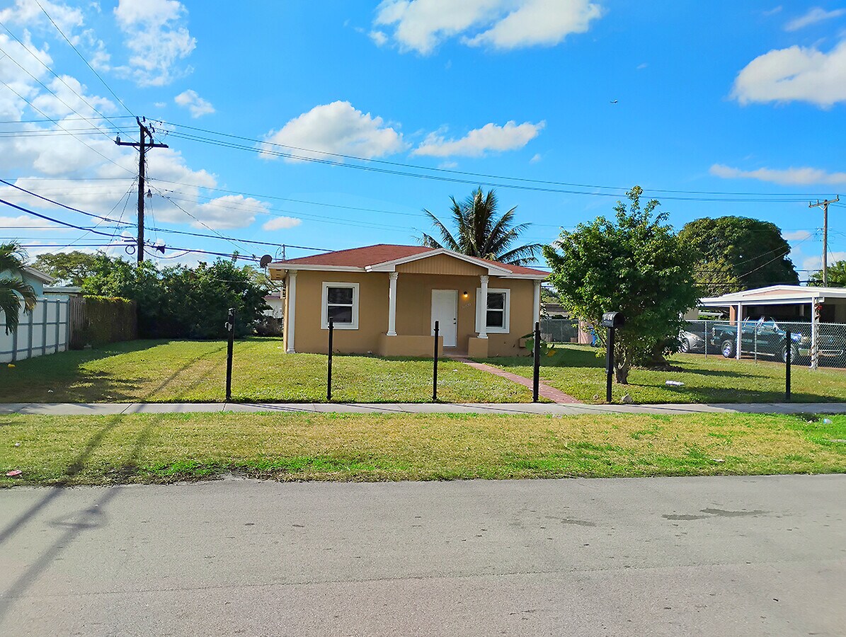 Photo - 16120 NW 26th Ave House