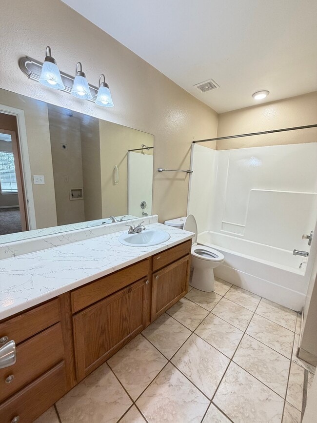 Photo - 811 Cloyd Dr