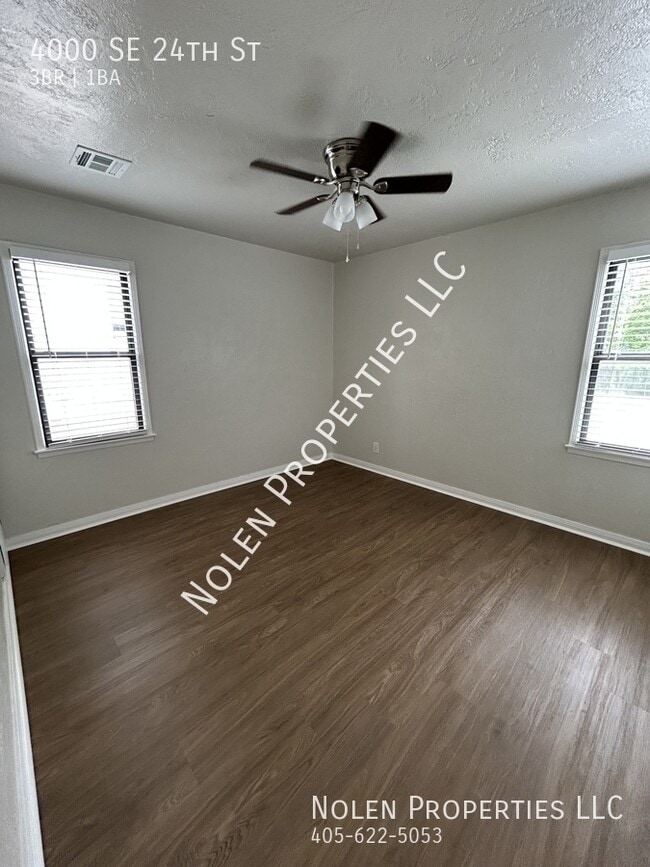 Photo - 4000 SE 24th St