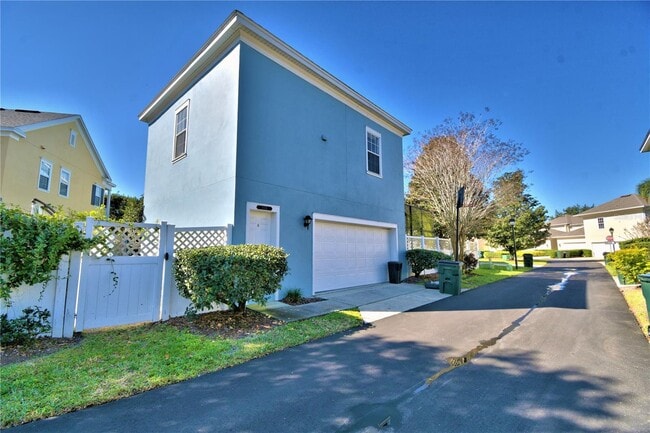 Building Photo - 1111 Oscar Square