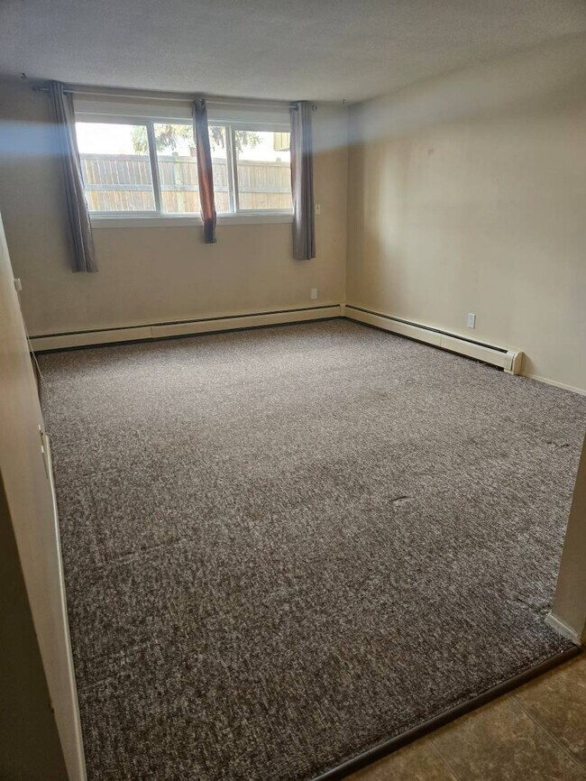 Building Photo - 4507-144 44 Ave Unit 108