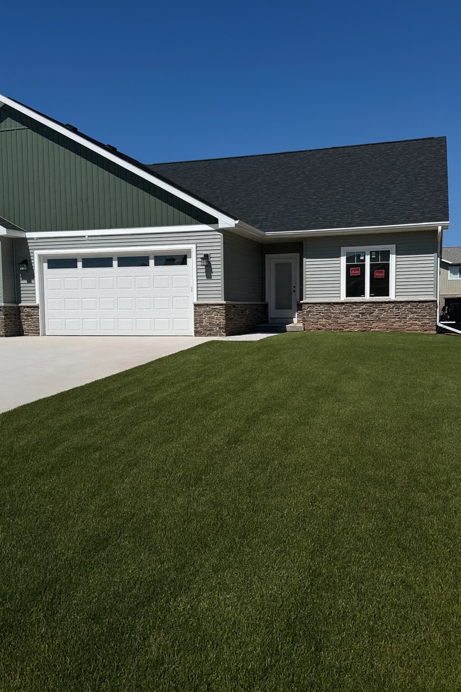 Building Photo - 2680 Princeton Dr Rental