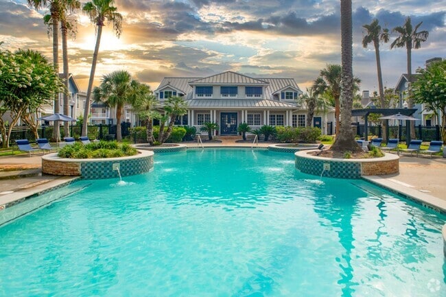 Building Photo - The Moorings Rental