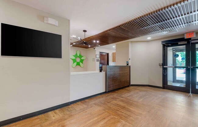 Furnished Studio-Charlotte - University Place