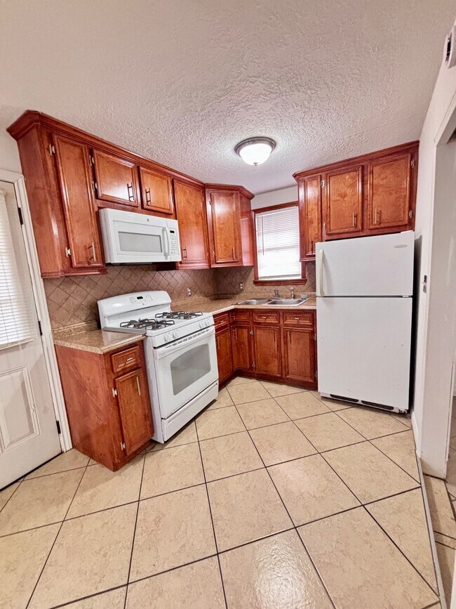 Photo - 7618 Linden St House