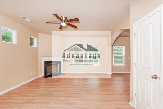 Photo - 133 Centerra Springs Dr