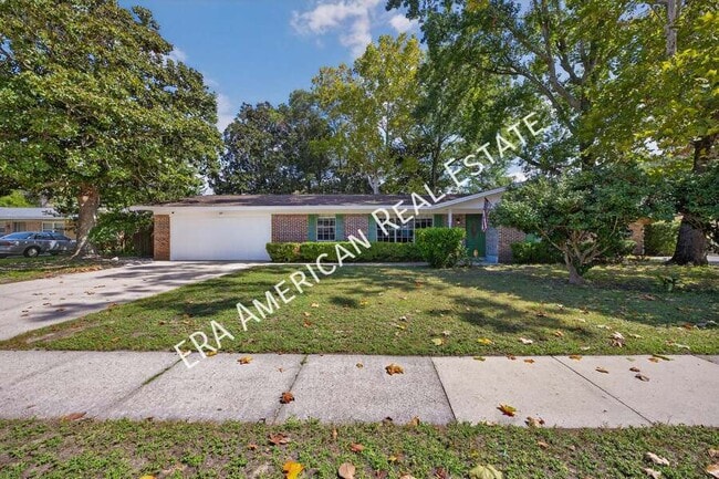 Photo - 614 Merioneth Dr NE