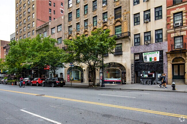 105 W 72nd St New York, NY 10023 - 105 W 72nd St