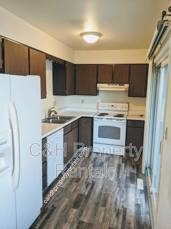 Photo - 1507 Elaine St