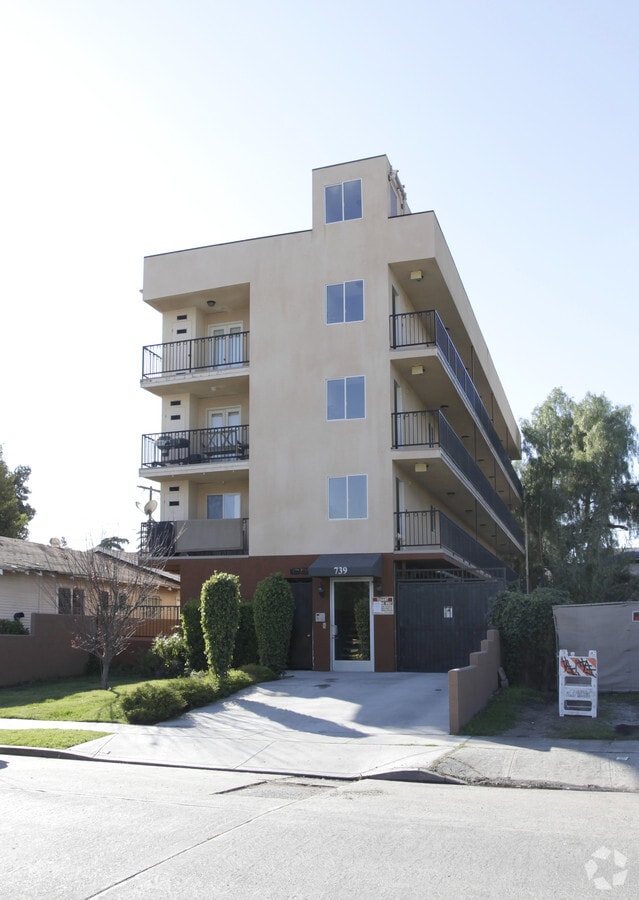 Photo - 739 Wilcox Ave