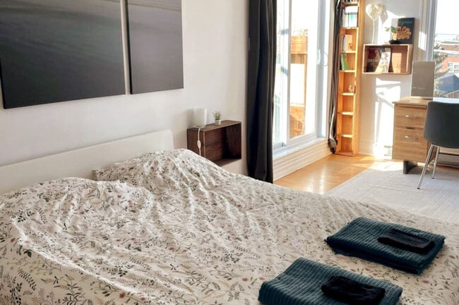 Photo - 3730 Bd Édouard-Montpetit Unit ID1061554P