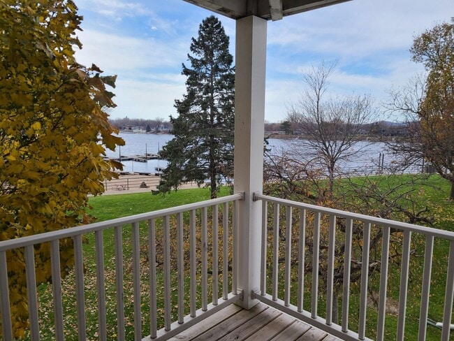 Photo - River's Edge Apartments