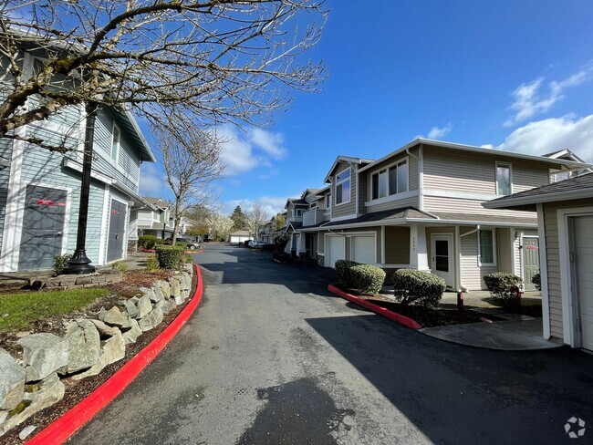Building Photo - Seatac Large 2bed 2bath condo with views a...
