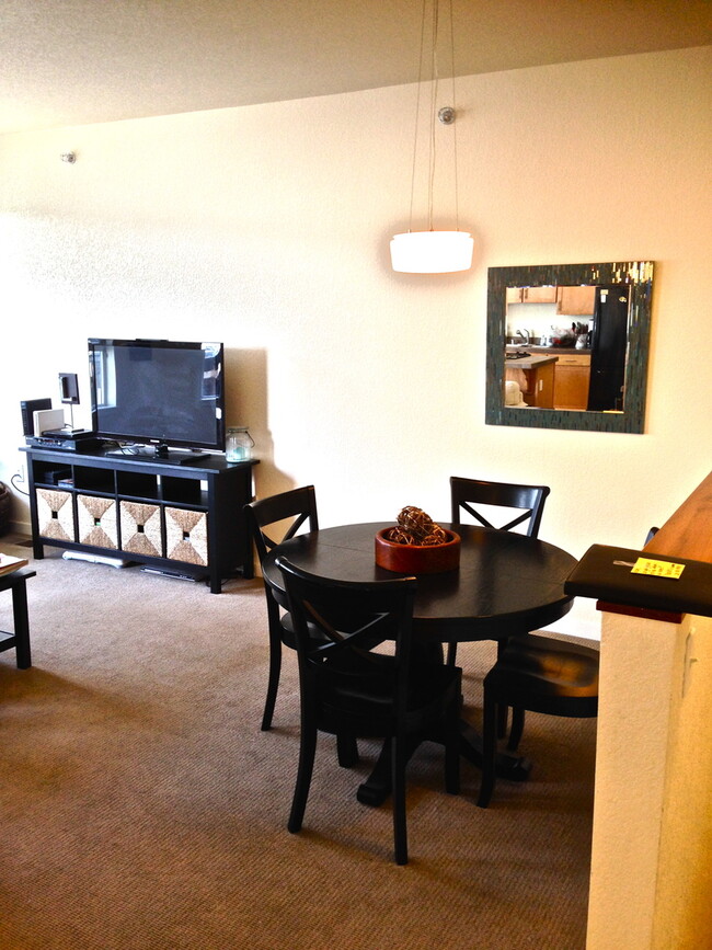 Photo - FALL PRE-LEASE! 2 Bedroom 2.5 Bathroom Loft In Landmark Lofts!  Walk To Campus.