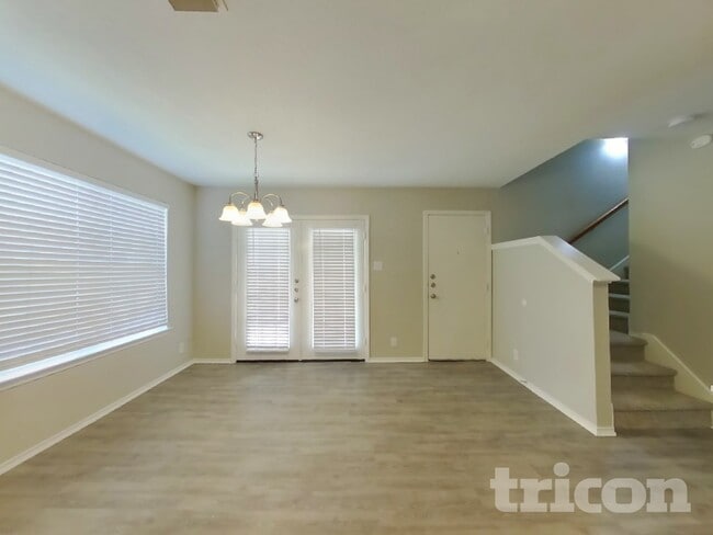 Photo - 3839 Cherokee Blvd