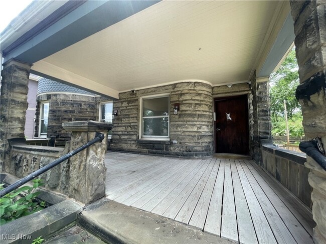 Building Photo - 1848 E 89th St Unit 102