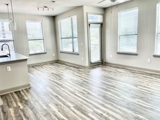Building Photo - 3788 Richmond Ave. Unit 1306 Rental