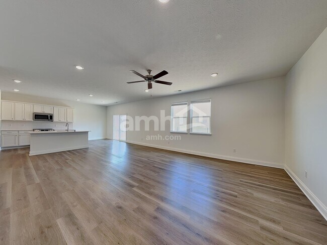 Photo - 232 Deanscroft Dr