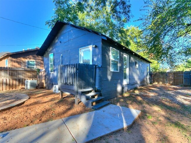 Building Photo - 321 N McKinley Ave Rental