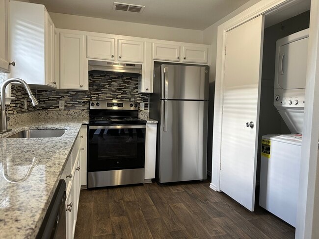 Kitchen - Judson Meadows Apartments