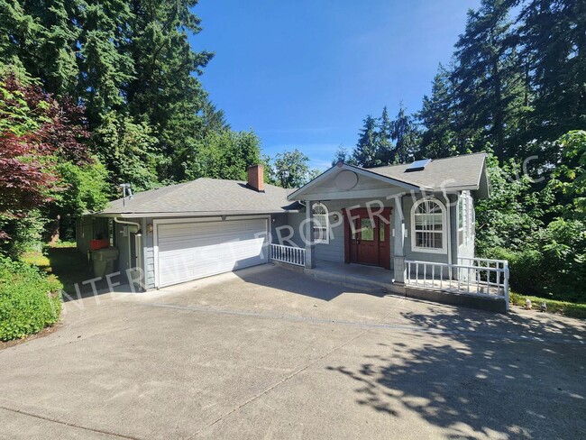 Large 3 Bed+ Bonus Room SW Pdx Home, Natur... - Large 3 Bed+ Bonus Room SW Pdx Home, Natur...