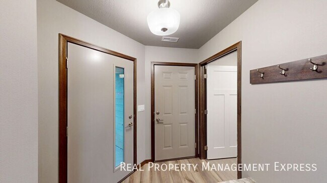 Photo - Bright, Spacious, and Move-In Ready 2-Bedroom Townhome