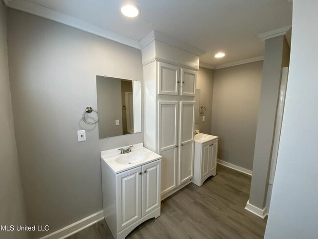 Photo - 773 Cedarhurst Rd