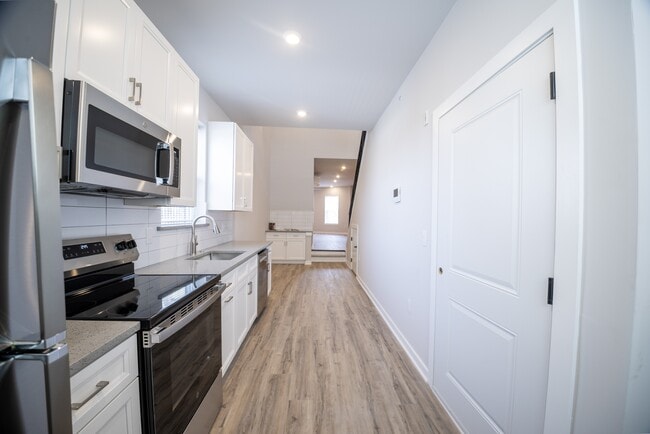 Building Photo - 1908 Passyunk Ave Unit 3