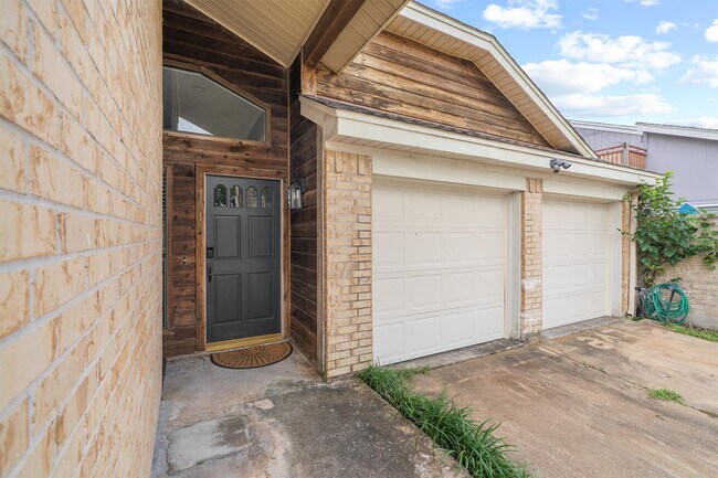 Photo - 7815 Royan Dr