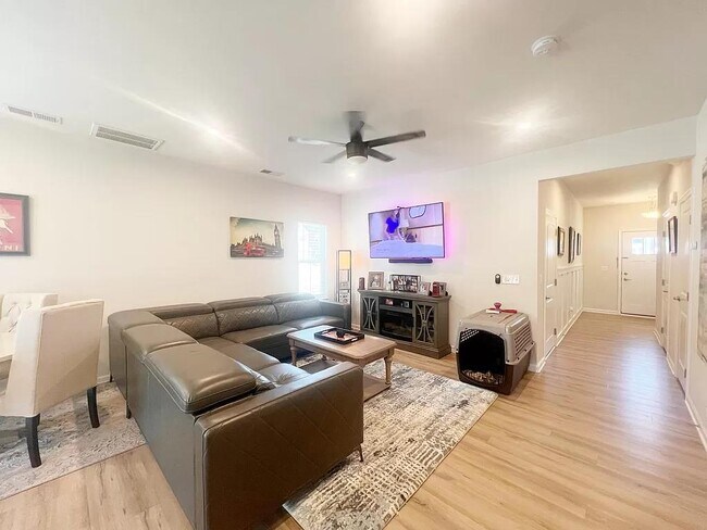 Photo - 100 Lilywood Ct