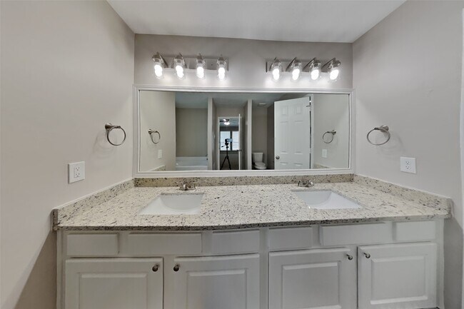 Building Photo - 3602 Windlewood Dr