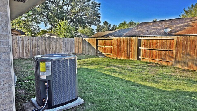 Photo - 17302 Davenway Dr