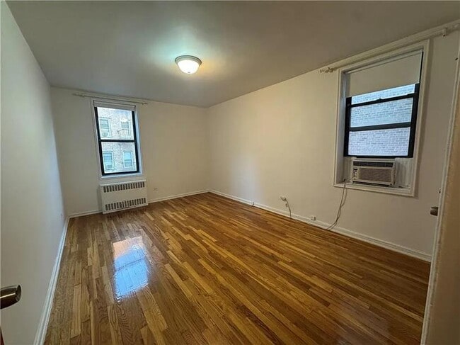 Photo - 7261 Shore Rd