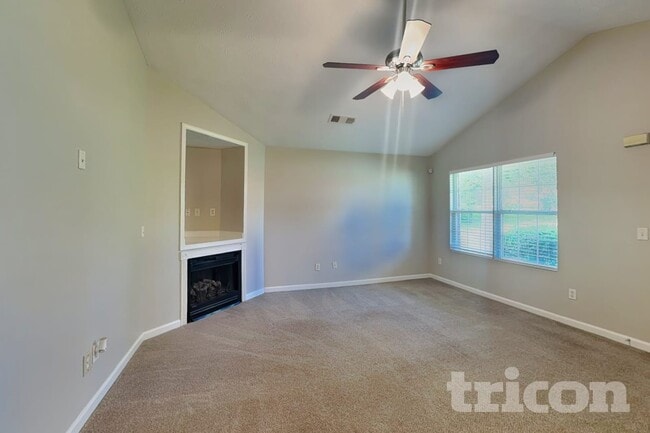 Photo - 613 Everlasting Way