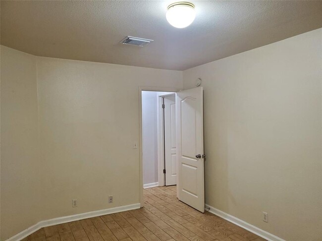 Photo - 2305 E Riviera Dr
