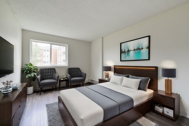 Photo - Riverview Plaza