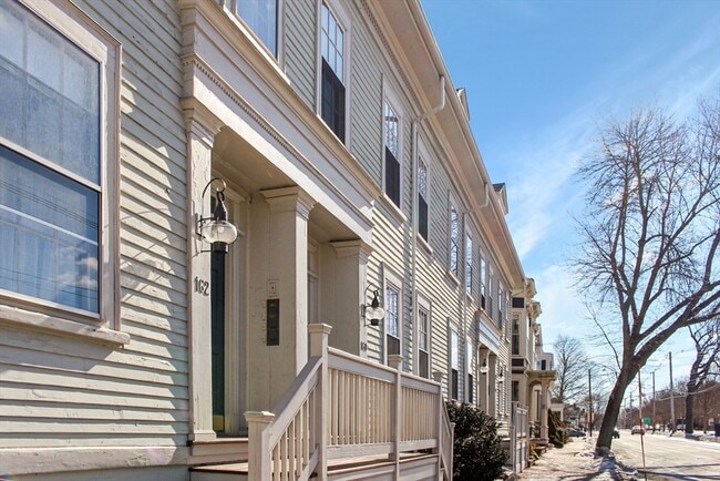 Photo - 158 High St Apartment Unit C