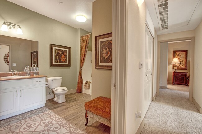 Rancho Belago Large Bathroom - Rancho Belago Apartments