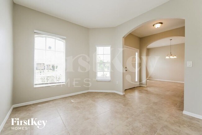 820 Poinsettia Ave