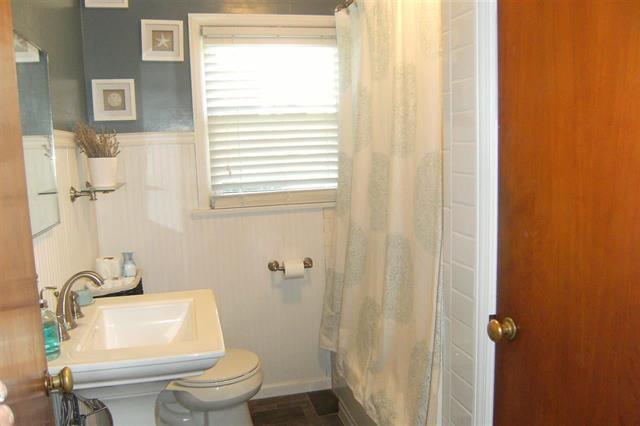 Photo - 310 W 17th St